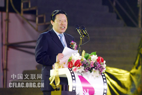 �����������ʮ�߽��й��𼦰ٻ���Ӱ�ڵ�Ӱ�ڿ�Ļ 