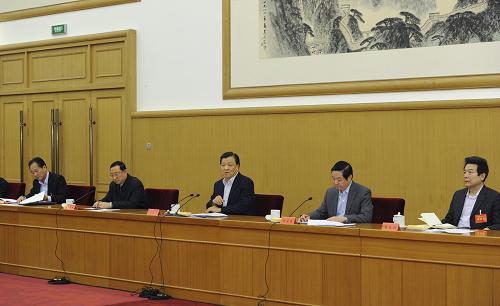 11月19日,中共中央政治局常委、中央书记处书记刘云山在北京出席学习贯彻党的十八届三中全会精神中央宣讲团动员会并讲话。(新华社记者 饶爱民 摄)