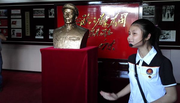 >����ѧУѧ�������ǽ���ά�۵Ĺ���<